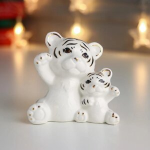 Сувенир керамика "Белый тигр с тигрёнком - привет!с золотом 8,5х8,7х4,5 см