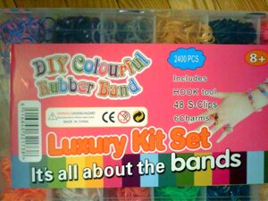 Детский набор Rainbow Loom резинки для плетения браслетов 2600 резинок 6 кулончиков , футляр и станок