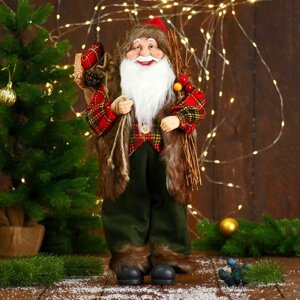 Дед Мороз, в пушистой жилетке, с веточками