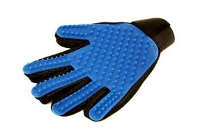 Массажная перчатка - щетка для вычесывания животных True Touch