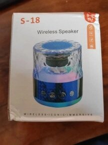ПортативнаяBluetoothколонкаWireless Speaker S-18 с функциейTWS (музыка, FM-радио, подсветка) Фуксия