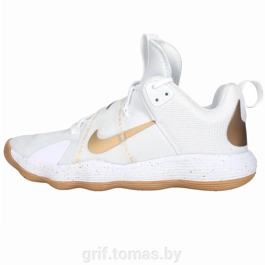 Кроссовки волейбольные мужские Nike React Hyperset (белый/золотой)  (арт. DJ4473-170) от компании Интернет-магазин товаров для спорта и туризма ГРИФ-СПОРТ - фото 1