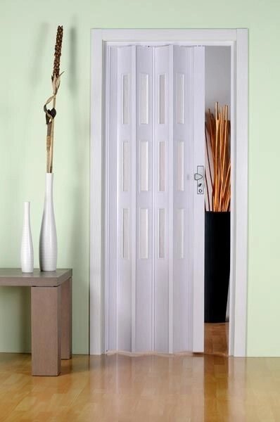 Дверь-гармошка со стеклом ясень серый Фаворит от компании Интернет-магазин отделочных материалов «Konturs. by» - фото 1
