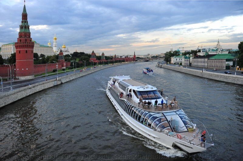 Тур к Матроне Московской + экскурсия на кораблике от компании Транспортно-туристическая компания "Т-34 ТУРБО" - фото 1