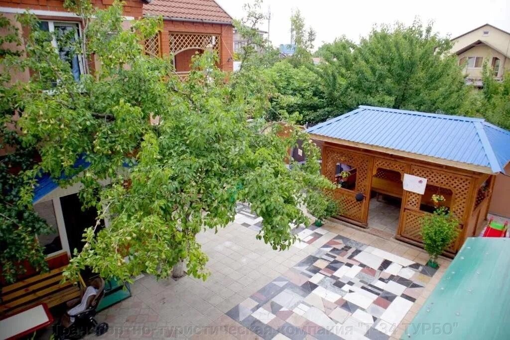 Витязево, гостевой дом "Хара" от компании Транспортно-туристическая компания "Т-34 ТУРБО" - фото 1