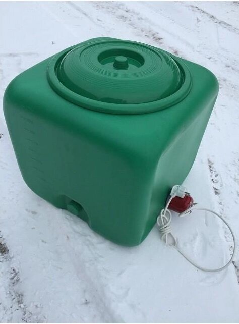 Бак для душа Садко 100 л с ЭВН с пластиковым шаровым краном зеленый от компании Интернет-магазин «Hutki. by» - фото 1