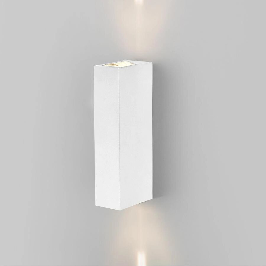 Бра уличное Elektrostandard Blaze LED 35136/W белый от компании Интернет-магазин «Hutki. by» - фото 1