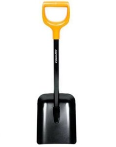 Лопата совковая укороченная FISKARS Solid 1026649