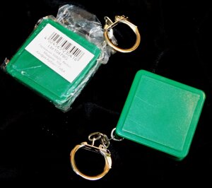 Брелок - рулетка пластик зеленый квадратный