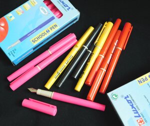 Ручка перьевая школьная LUXOR цвета ассорти