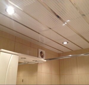 Реечный потолок "Албес"150мм белый жемчуг с металлической полоской (S-дизайн)