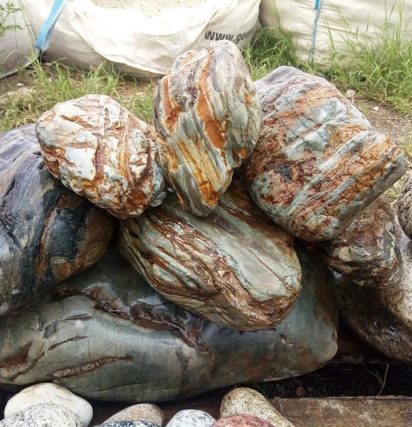 Мигматит 10-30 см от компании ИП Велентейчик С. А. | Продажа натурального природного камня в Минске - фото 1