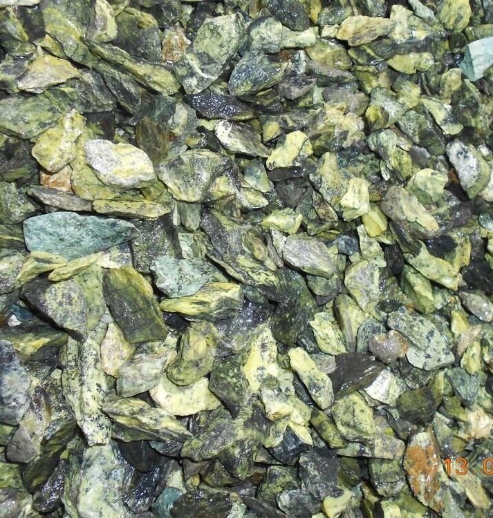 Зеленый каменный щебень (змеевик) 2-4 см - выбрать