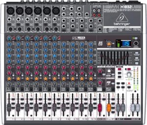 Микшерный пульт Behringer X1832USB