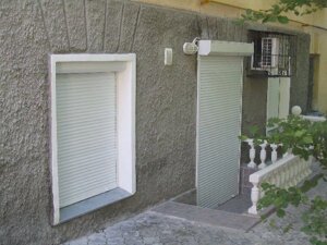 Роллетные системы защиты окон и дверей