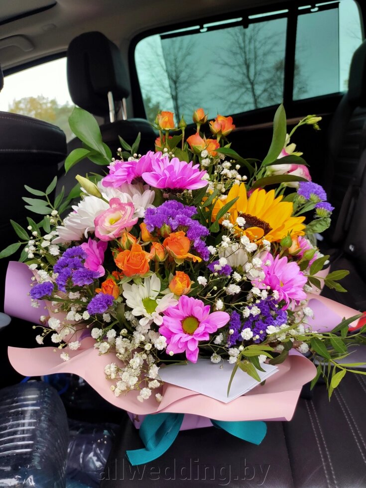 Букет от компании Салон цветов и свадебных аксессуаров «Allwedding» в г. Сморгонь - фото 1