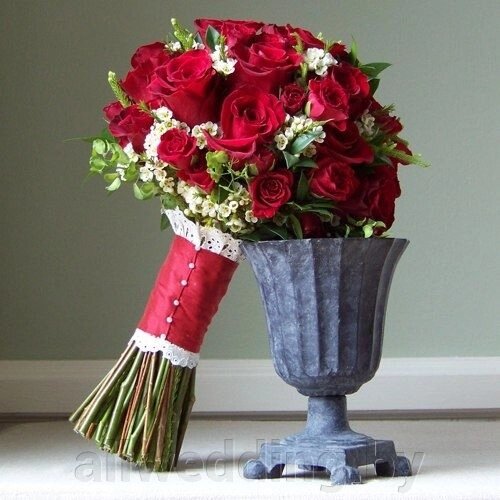 Свадебный букет #3 от компании Салон цветов и свадебных аксессуаров «Allwedding» в г. Сморгонь - фото 1