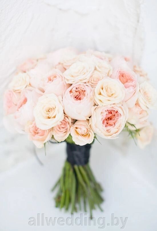 Свадебный букет из пионовидных роз #2 от компании Салон цветов и свадебных аксессуаров «Allwedding» в г. Сморгонь - фото 1