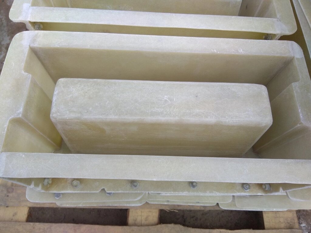 Форма блока литьевая  (мытый бетон) от компании ООО «Ланси» - фото 1