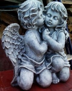 Фигурка "Девочка с ангелом."