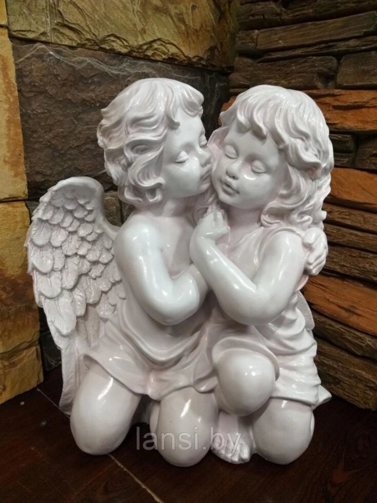 Скульптура "Ангел с девочкой 2" бетон от компании ООО «Ланси» - фото 1
