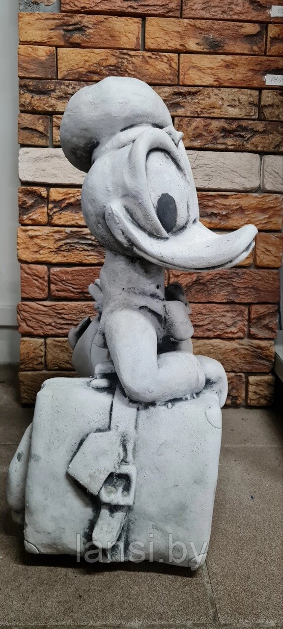 Скульптура "Дональд Дак" от компании ООО «Ланси» - фото 1