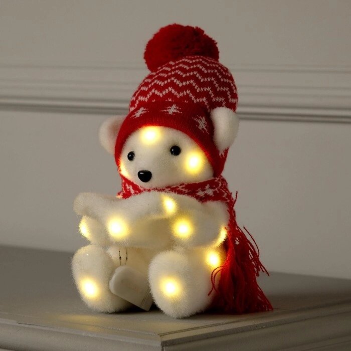 Фигура световая "Медведь в красной шапочке и шарфе", 18х10х10 см, фиксинг, от батар, Т/БЕЛЫЙ 484396 от компании Интернет-гипермаркет «MALL24» - фото 1