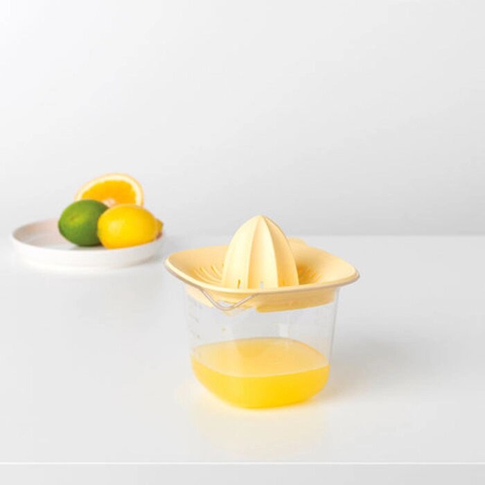 Мерный стакан-соковыжималка Brabantia Tasty+, цвет жёлтый, 500 мл от компании Интернет-гипермаркет «MALL24» - фото 1