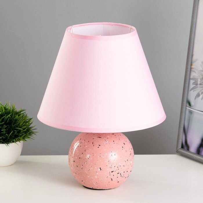 Настольная лампа  Е14 40Вт розовый 23х23х29 см от компании Интернет-гипермаркет «MALL24» - фото 1