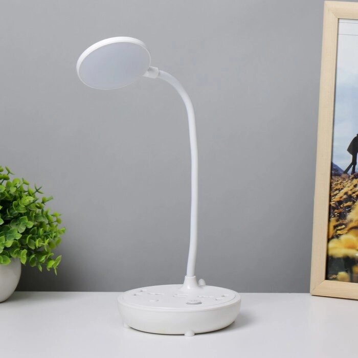 Настольная лампа "Универсал" LED 5Вт 3000К 2 розетки 2хUSB2.0 белый 13х13х37см от компании Интернет-гипермаркет «MALL24» - фото 1