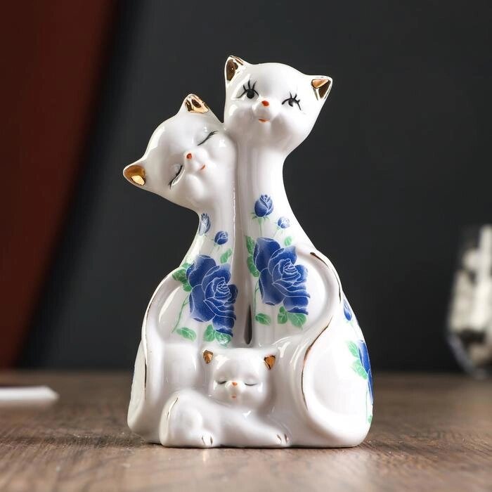 Сувенир керамика "Две кошки с котёнком" 13х8 см от компании Интернет-гипермаркет «MALL24» - фото 1