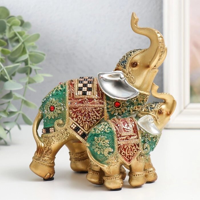 Сувенир полистоун "Слон со слонёнком - попона красно-зелёная с рубинами" 13,5х8,5х15,5 см от компании Интернет-гипермаркет «MALL24» - фото 1