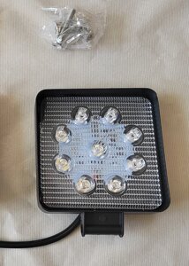Фонарь рабочего света 105мм х 105мм ( 9 LED) квадратный 10-30V, 24-27W фара прожектор с болтом, задний ход светодиодный