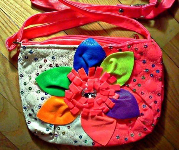 Детская сумочка с регулируемой шлейкой от компании Интернет магазин детских игрушек Ny-pogodi. by - фото 1