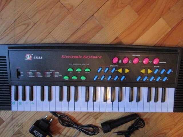Детский электронный синтезатор 64 см пианино с микрофоном арт. 3738S 37 KEy Electronic Keyboard от компании Интернет магазин детских игрушек Ny-pogodi. by - фото 1