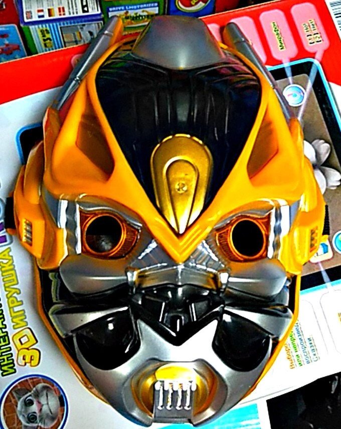 Детский карнавальная светящийся маска Бамблби  Bumblebee озвучена от компании Интернет магазин детских игрушек Ny-pogodi. by - фото 1