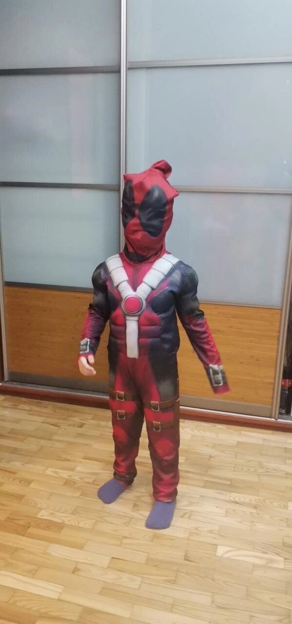 Детский карнавальный костюм Дед Пул Deadpool с мускулами от компании Интернет магазин детских игрушек Ny-pogodi. by - фото 1