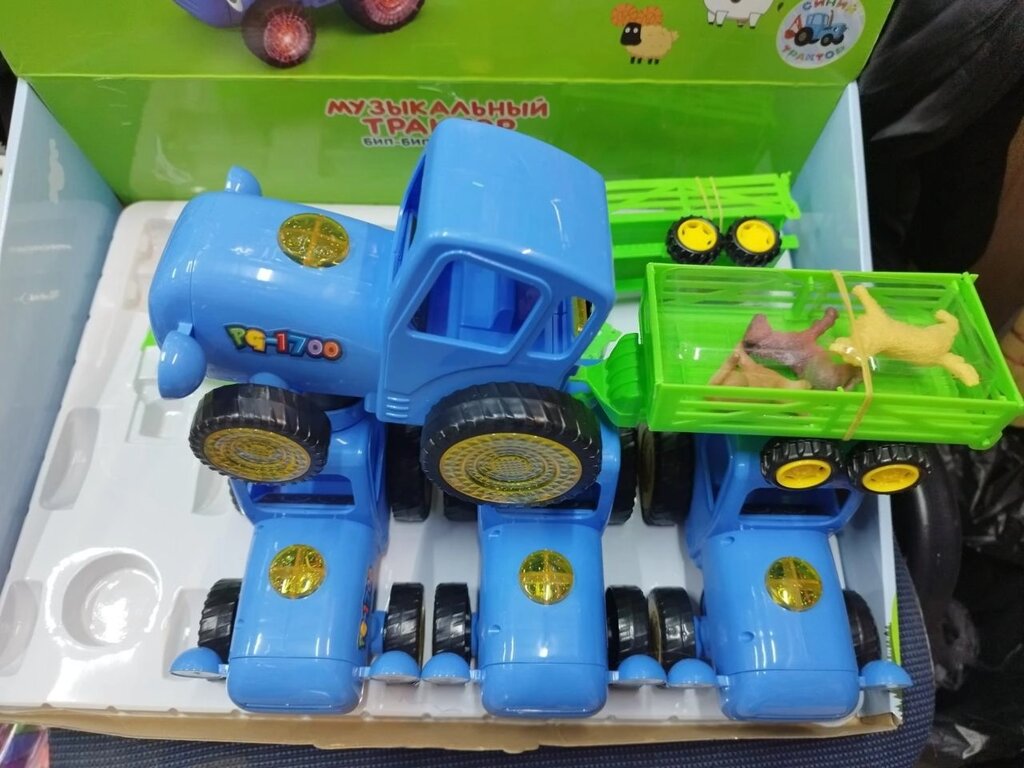 Игрушка трактор "синий трактор" Бип Бип с прицепом ( катается , светится от батареек ) от компании Интернет магазин детских игрушек Ny-pogodi. by - фото 1