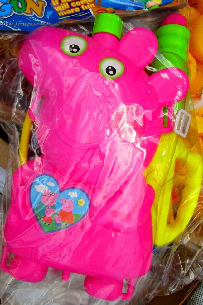 Игрушка водный  пистолет-рюкзак "свинка пеппа" от компании Интернет магазин детских игрушек Ny-pogodi. by - фото 1