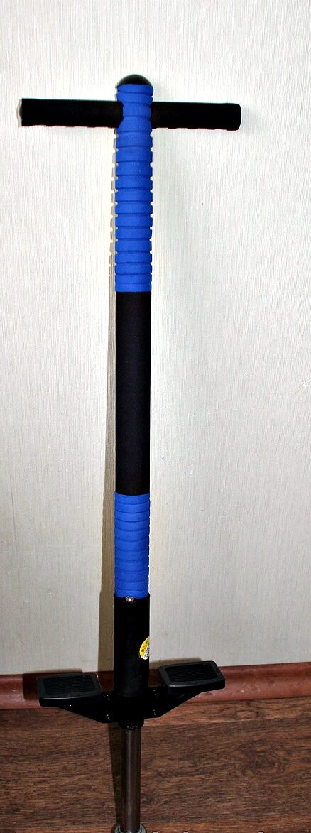 Кузнечик прыгающая палка Pogo Stick тренажер разные цвета от компании Интернет магазин детских игрушек Ny-pogodi. by - фото 1