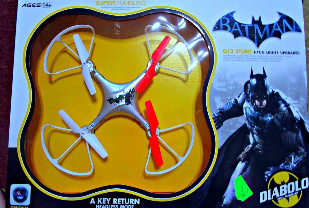 Квадрокоптер "Бэтмен" Q12 с возможностью установки камеры от компании Интернет магазин детских игрушек Ny-pogodi. by - фото 1