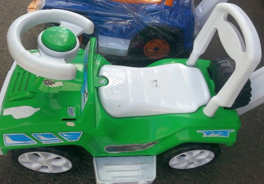 Машинка-толкач-каталка  зеленая от компании Интернет магазин детских игрушек Ny-pogodi. by - фото 1