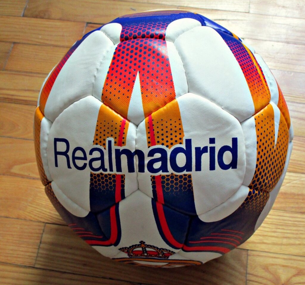 Мяч футбольный детский "Realmadrid" № 5 от компании Интернет магазин детских игрушек Ny-pogodi. by - фото 1