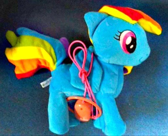 Мягкая игрушка пони радуга дэш  на поводке ходит поет песни от компании Интернет магазин детских игрушек Ny-pogodi. by - фото 1