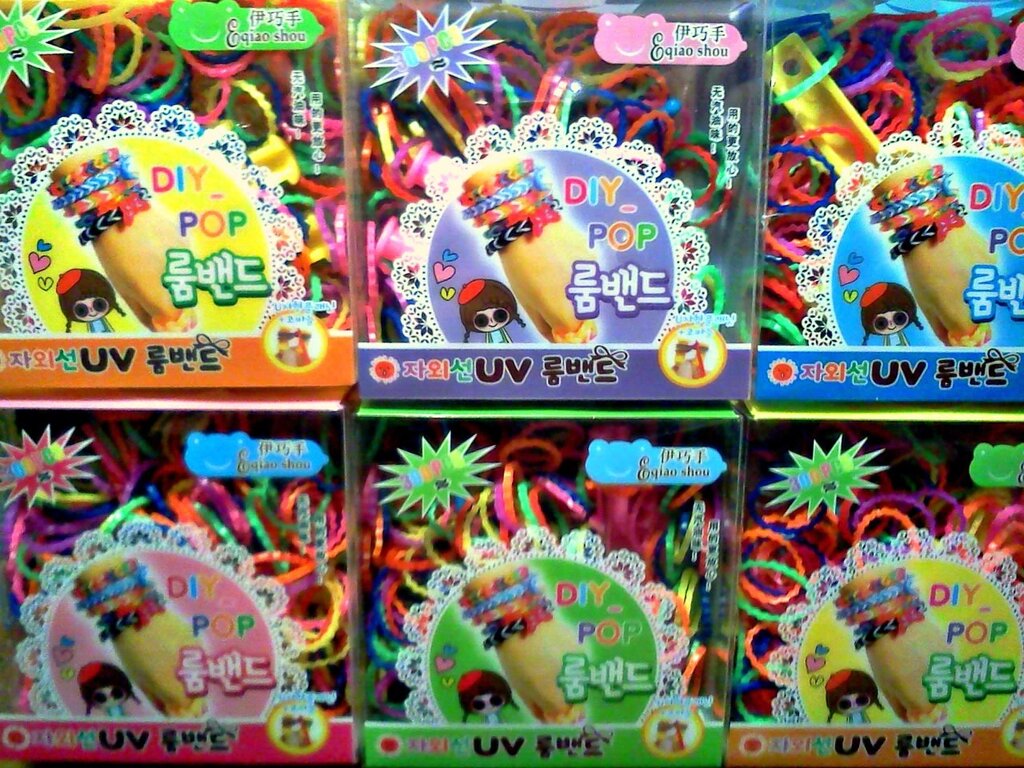 Набор 300 рифленых резинок+клипсы+крючок+рогатка + станок от компании Интернет магазин детских игрушек Ny-pogodi. by - фото 1