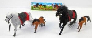 Набор игрушечных лошадок (в пакете)