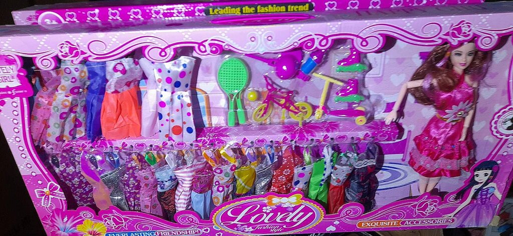 Набор кукла барби Barbie шарнирная  семья с платьми с и  с аксессуарами. от компании Интернет магазин детских игрушек Ny-pogodi. by - фото 1
