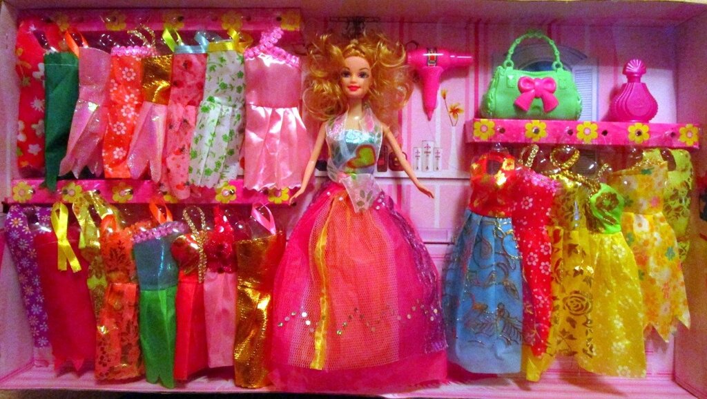 Набор кукла с аксессуарами (платьями, фен и туал. вода) от компании Интернет магазин детских игрушек Ny-pogodi. by - фото 1
