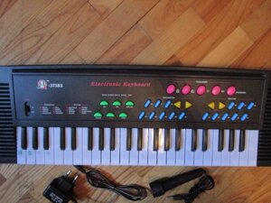 Детский электронный синтезатор 64 см пианино с микрофоном арт. 3738S 37 KEy Electronic Keyboard