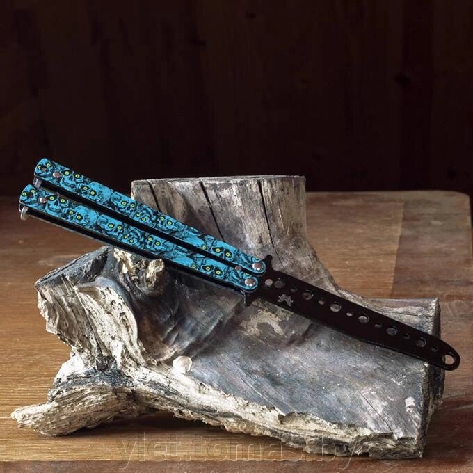 Тренировочный нож бабочка Синие черепа от компании Интернет-магазин Ylet - фото 1